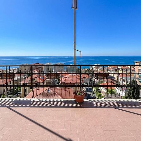 Grande Appartamento Vista Mare วาราซเซ ภายนอก รูปภาพ